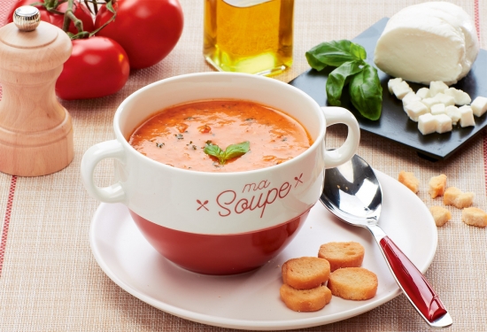 Potage à la tomate et mozzarella
