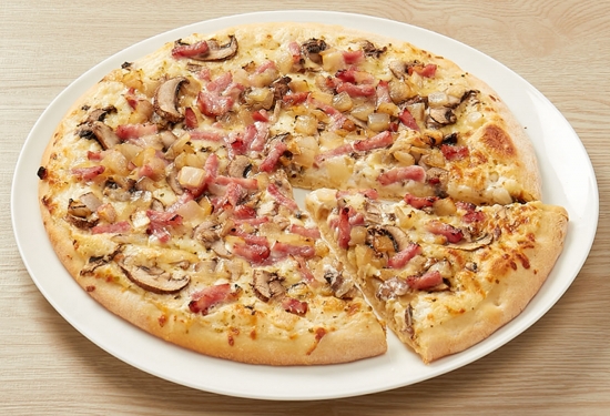 Pizza crémière lardons, oignons
