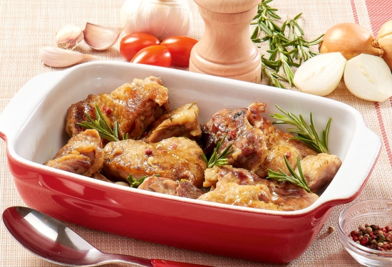 Sauté de pintade, avec peau, sans os