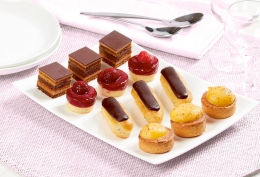 12 Petits fours sucrés