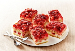 6 Parts de gâteau aux fraises et au yaourt